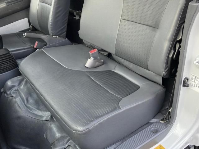 ISUZU ELF 2012 Image 31