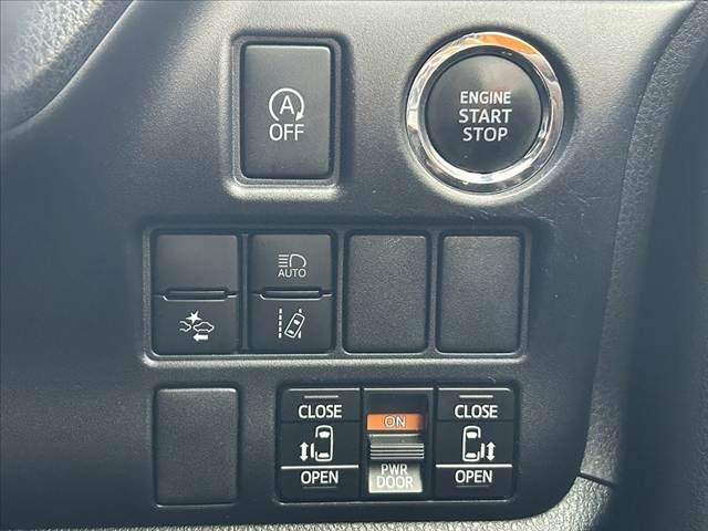 TOYOTA NOAH 2021 Image 31