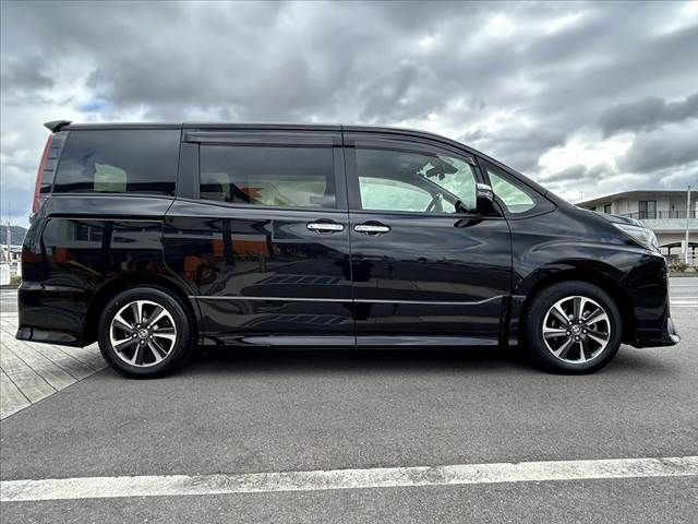 TOYOTA NOAH 2021 Image 31