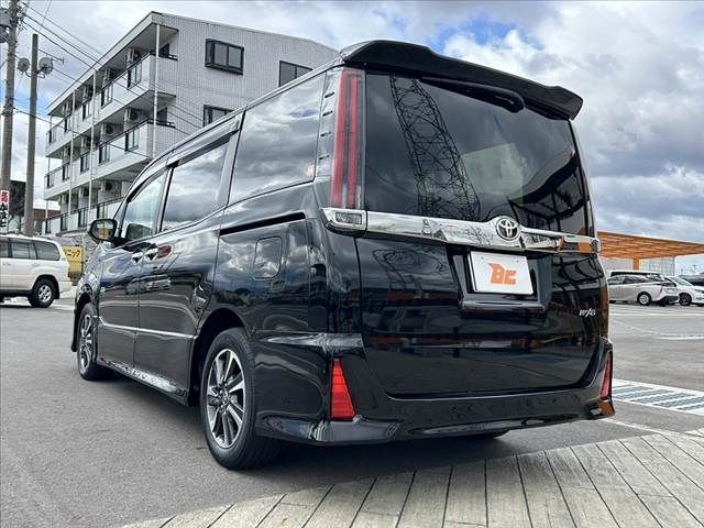 TOYOTA NOAH 2021 Image 31
