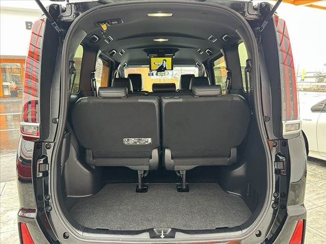 TOYOTA NOAH 2021 Image 31