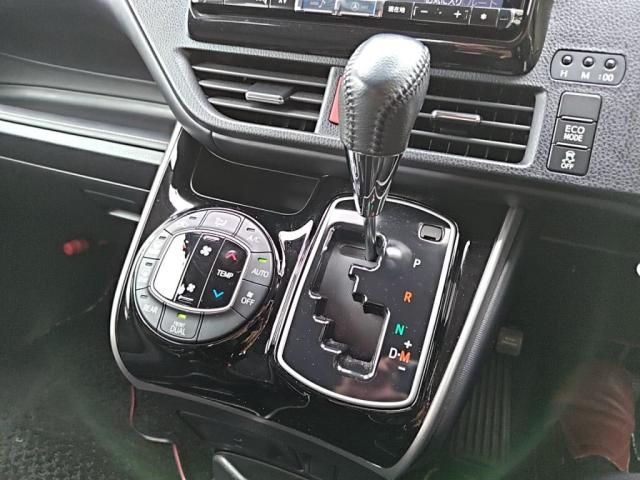 TOYOTA ESQUIRE 2017 Image 31