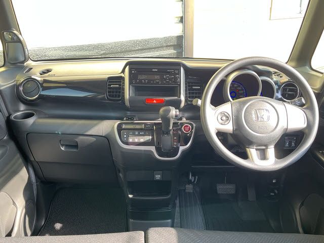 HONDA N BOX CUSTOM 2015 Image 31