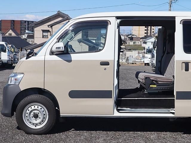 TOYOTA TOWNACE VAN 4WD 2022 Image 31