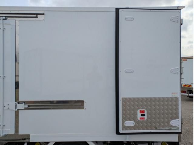 MITSUBISHI CANTER 2025 Image 31