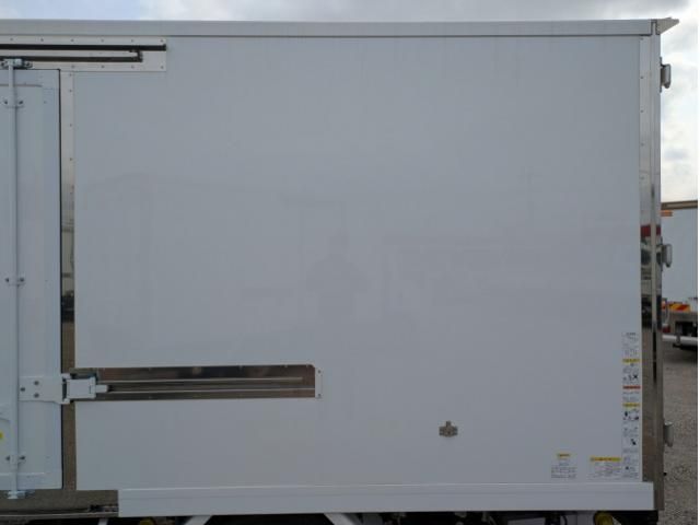 MITSUBISHI CANTER 2025 Image 31