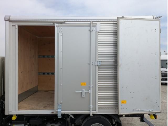 MITSUBISHI CANTER 2025 Image 31