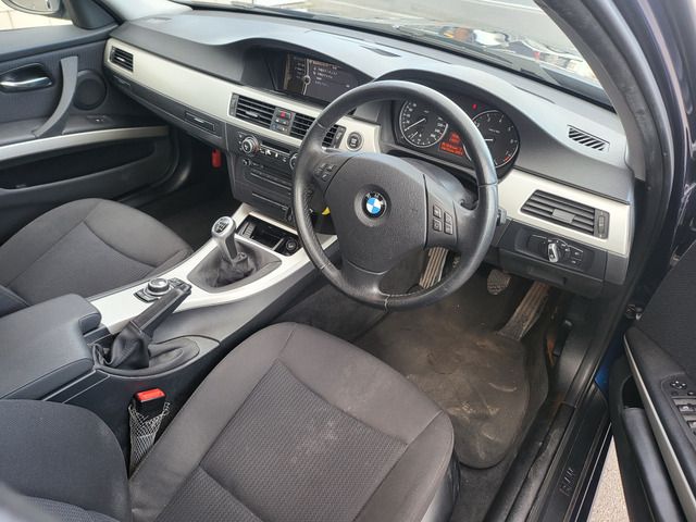 BMW 3SERIES SEDAN 2010 Image 31