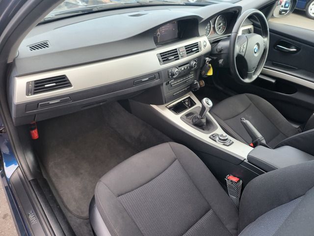 BMW 3SERIES SEDAN 2010 Image 31