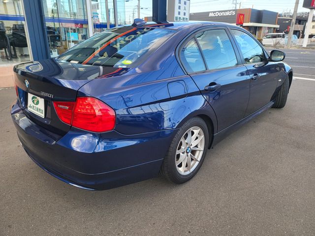 BMW 3SERIES SEDAN 2010 Image 31