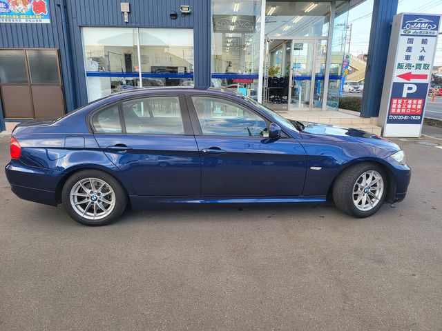 BMW 3SERIES SEDAN 2010 Image 31