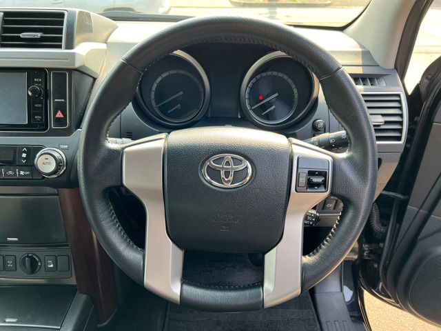 TOYOTA LANDCRUISER PRADO 2016 Image 31