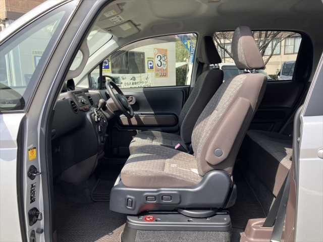 TOYOTA PORTE 2013 Image 31