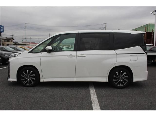 TOYOTA VOXY HYBRID 2023 Image 31