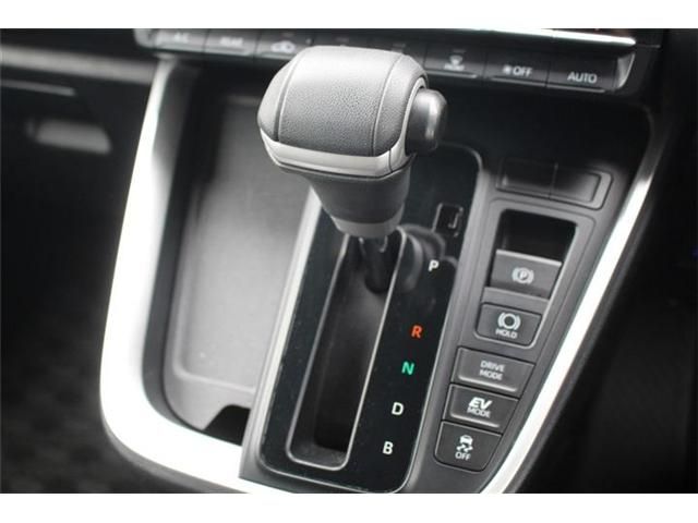 TOYOTA VOXY HYBRID 2023 Image 31