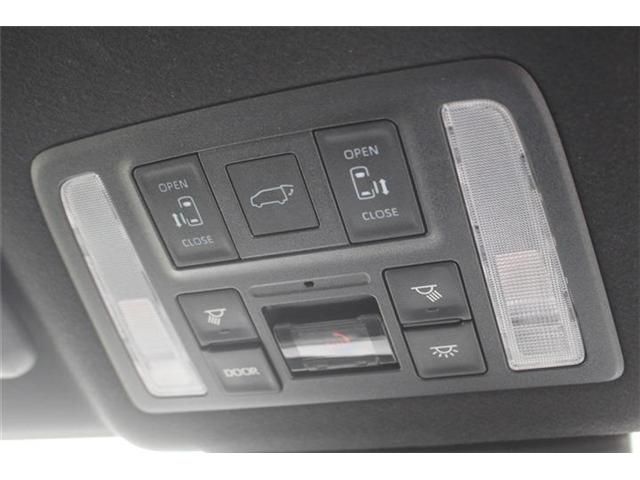 TOYOTA VOXY HYBRID 2023 Image 31