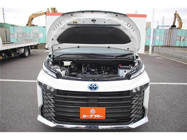 TOYOTA VOXY HYBRID 2023 Image 31