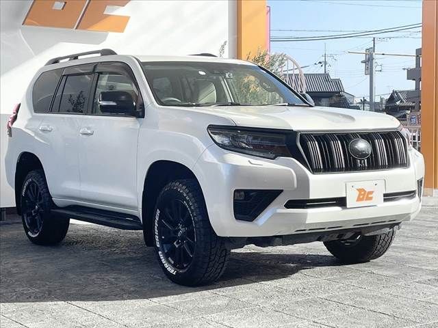 TOYOTA LANDCRUISER PRADO 2023 Image 31