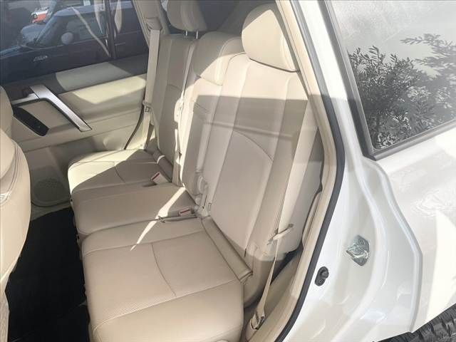 TOYOTA LANDCRUISER PRADO 2023 Image 31