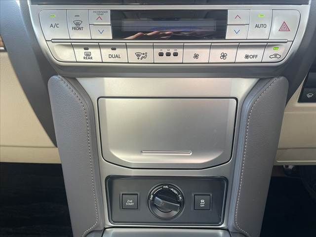 TOYOTA LANDCRUISER PRADO 2023 Image 31