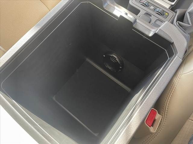 TOYOTA LANDCRUISER PRADO 2023 Image 31