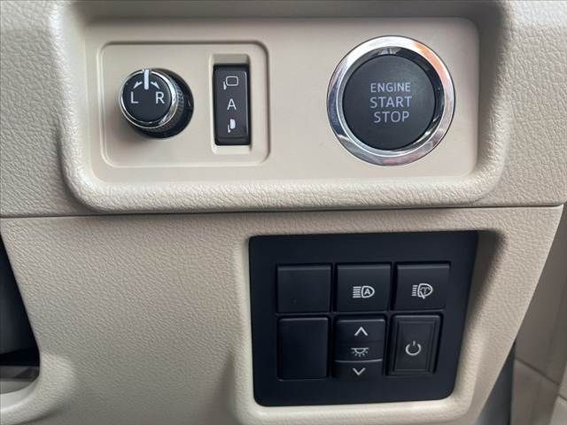 TOYOTA LANDCRUISER PRADO 2023 Image 31