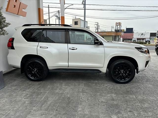 TOYOTA LANDCRUISER PRADO 2022 Image 31
