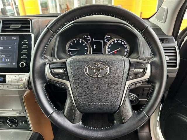 TOYOTA LANDCRUISER PRADO 2022 Image 31