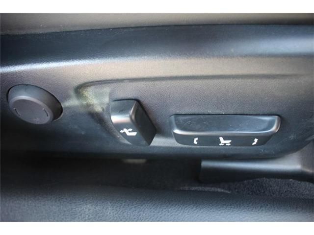 TOYOTA LEXUS IS200T 2017 Image 31