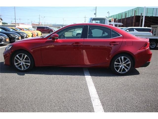 TOYOTA LEXUS IS200T 2017 Image 31