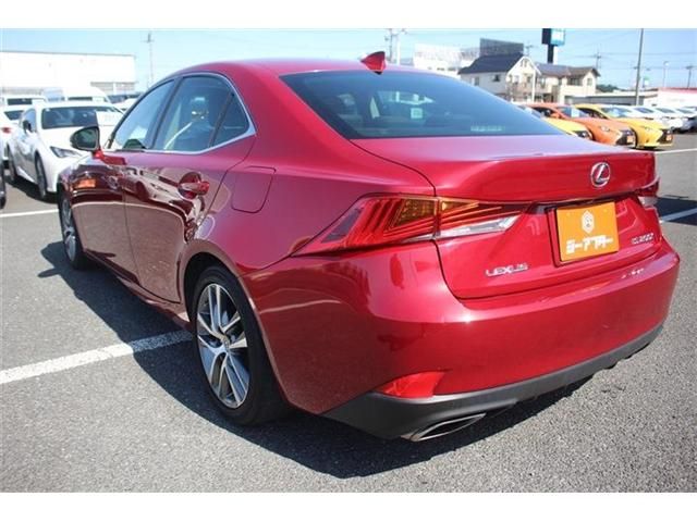 TOYOTA LEXUS IS200T 2017 Image 31