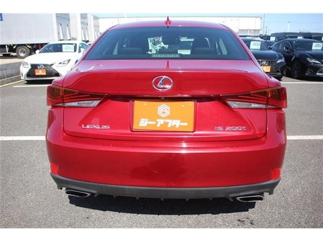 TOYOTA LEXUS IS200T 2017 Image 31