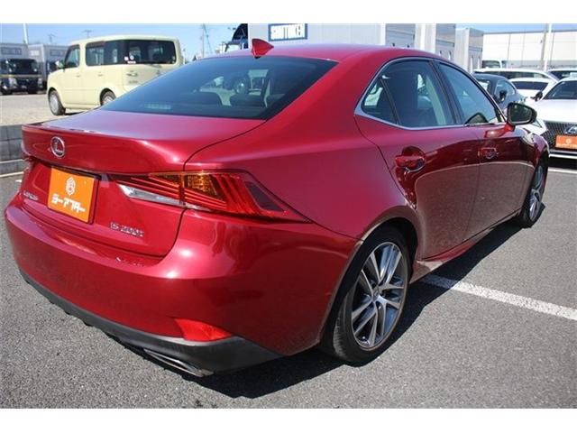 TOYOTA LEXUS IS200T 2017 Image 31