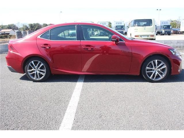 TOYOTA LEXUS IS200T 2017 Image 31