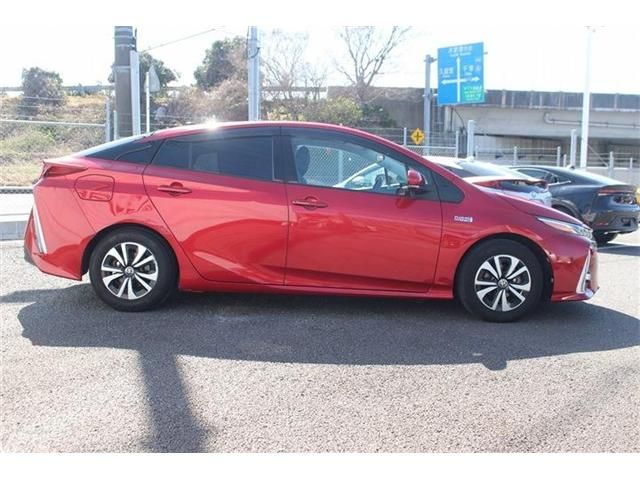TOYOTA PRIUS PHV 2017 Image 31