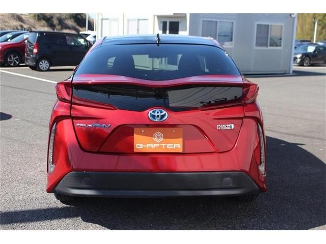 TOYOTA PRIUS PHV 2017 Image 31