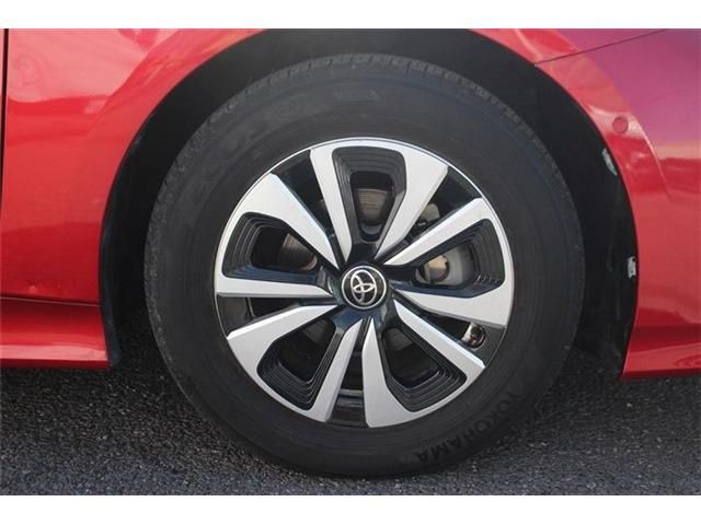 TOYOTA PRIUS PHV 2017 Image 31