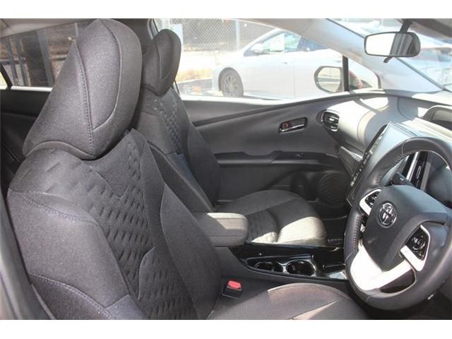 TOYOTA PRIUS PHV 2017 Image 31