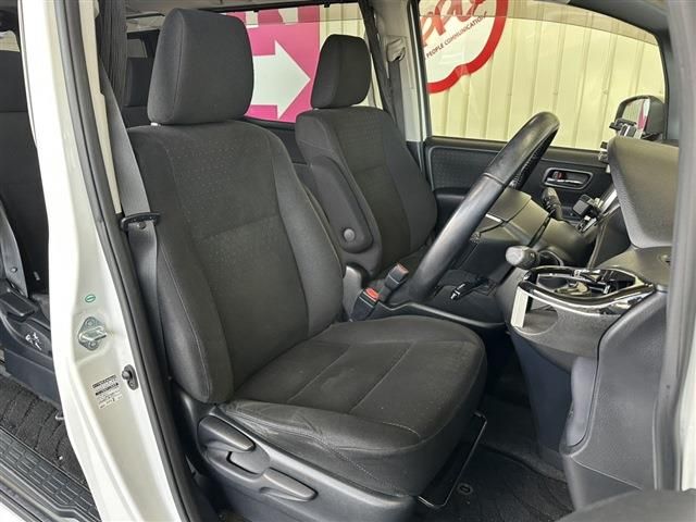 TOYOTA VOXY HYBRID 2015 Image 31