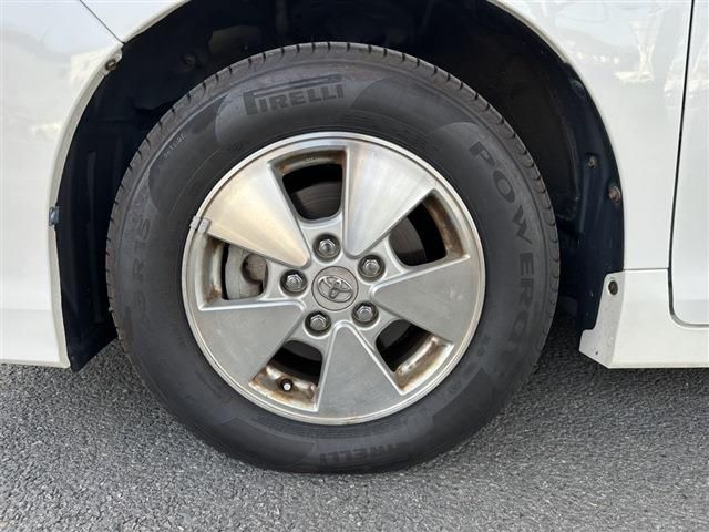 TOYOTA VOXY HYBRID 2015 Image 31