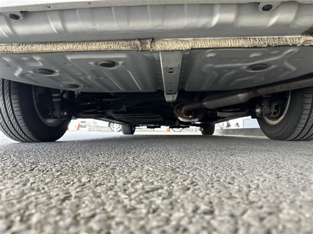 TOYOTA VOXY HYBRID 2015 Image 31