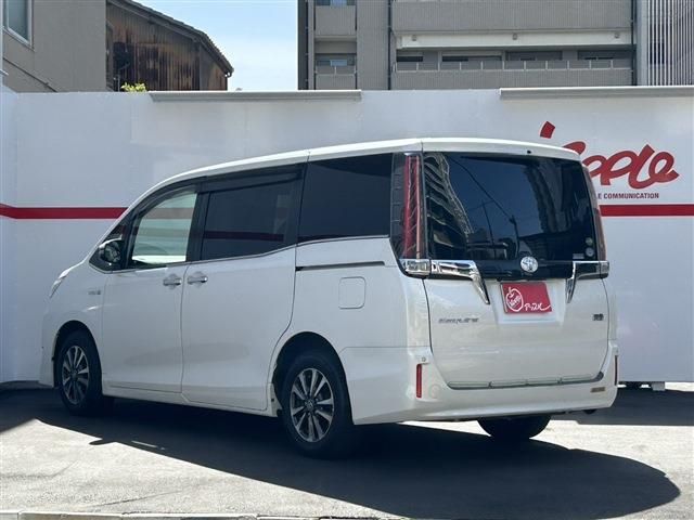 TOYOTA ESQUIRE HYBRID 2018 Image 31