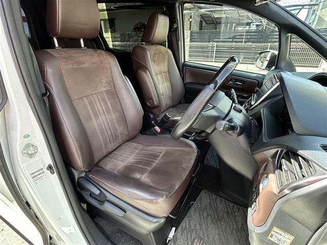 TOYOTA ESQUIRE HYBRID 2018 Image 31