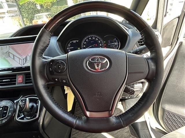 TOYOTA ESQUIRE HYBRID 2018 Image 31