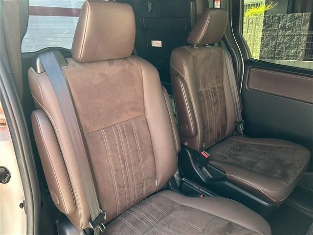 TOYOTA ESQUIRE HYBRID 2018 Image 31