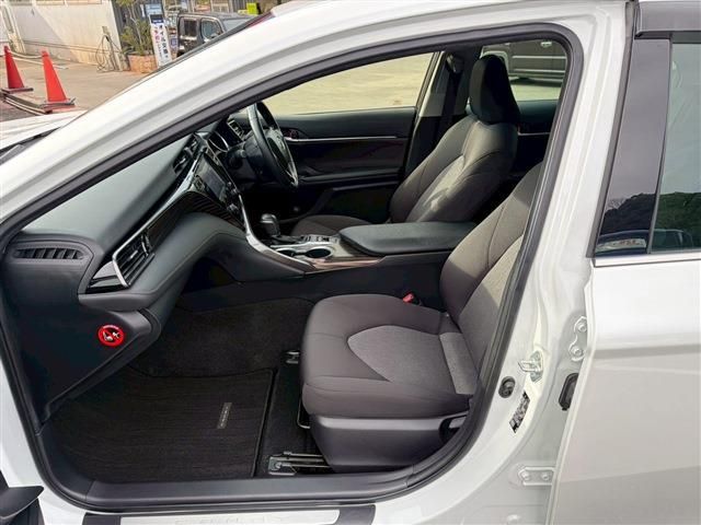 TOYOTA CAMRY HYBRID 2019 Image 31