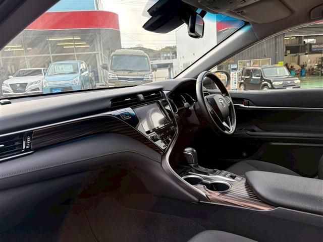 TOYOTA CAMRY HYBRID 2019 Image 31