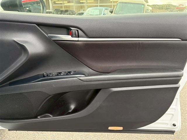 TOYOTA CAMRY HYBRID 2019 Image 31