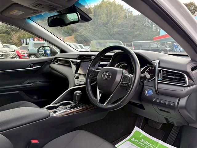 TOYOTA CAMRY HYBRID 2019 Image 31