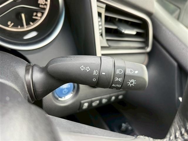 TOYOTA CAMRY HYBRID 2019 Image 31